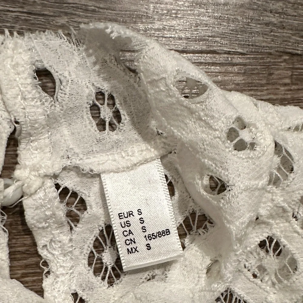 White Lace shift mini Dress with pompom ricrac details size small - Picture 10 of 13